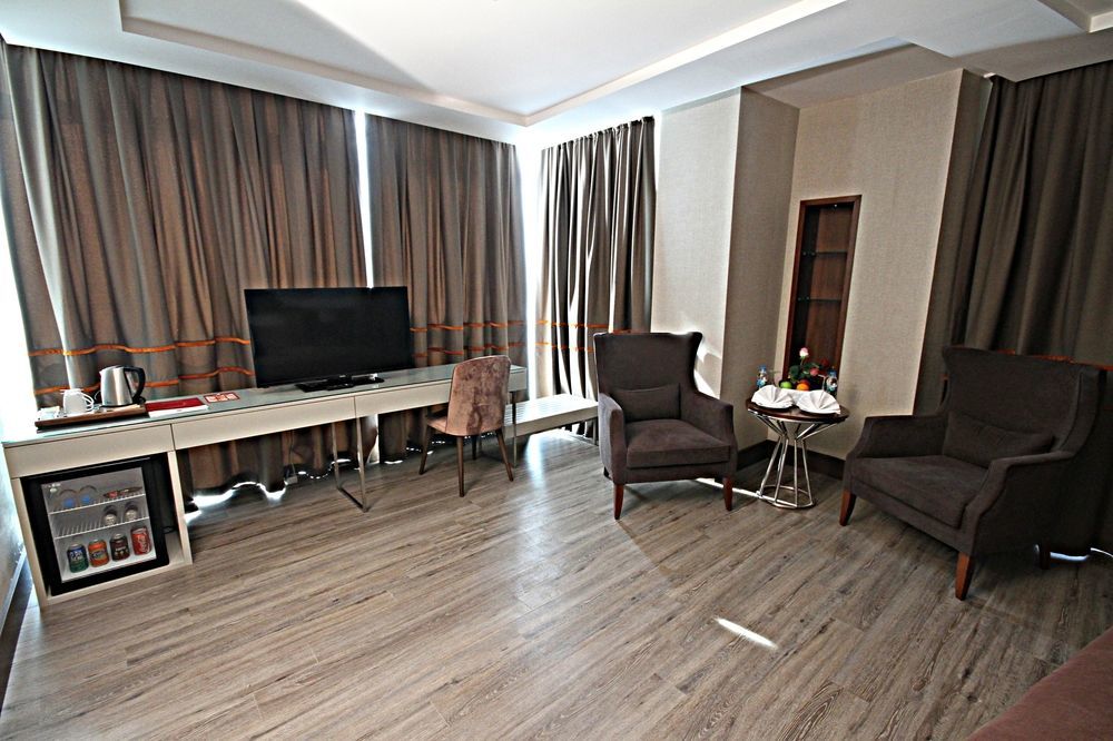B Business Hotel & Spa Antalya Exterior photo