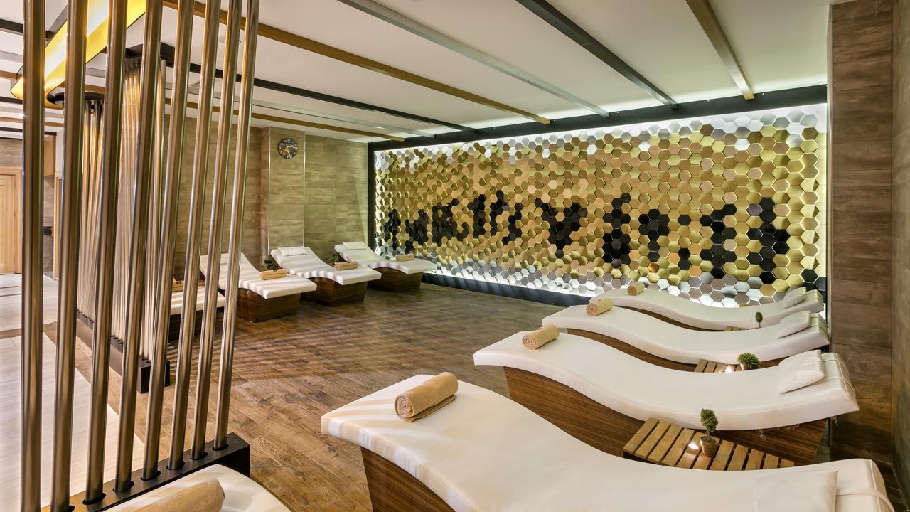 B Business Hotel & Spa Antalya Exterior photo